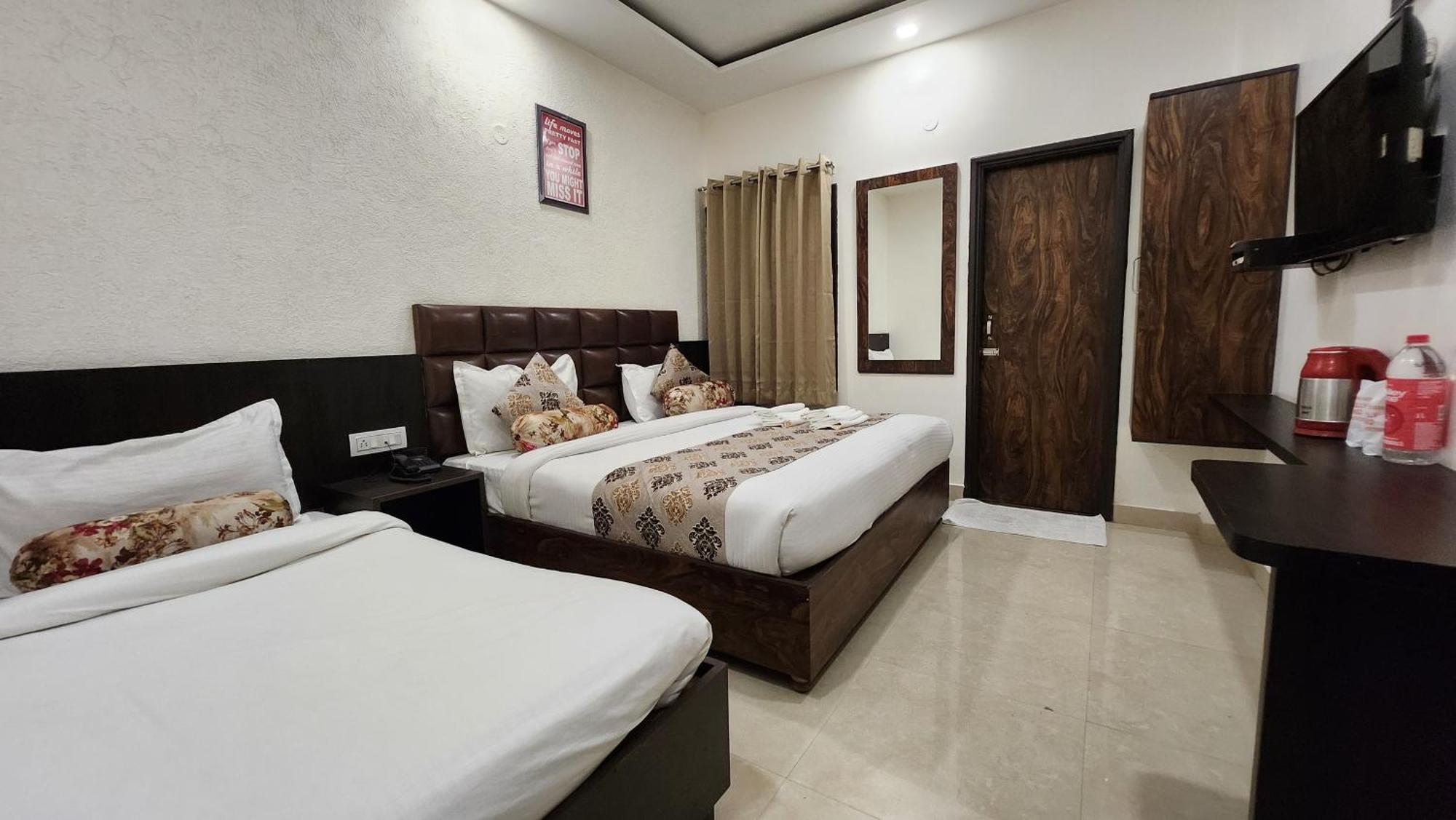 Hotel Krishna'S Near Golden Temple Amritsar Exterior photo